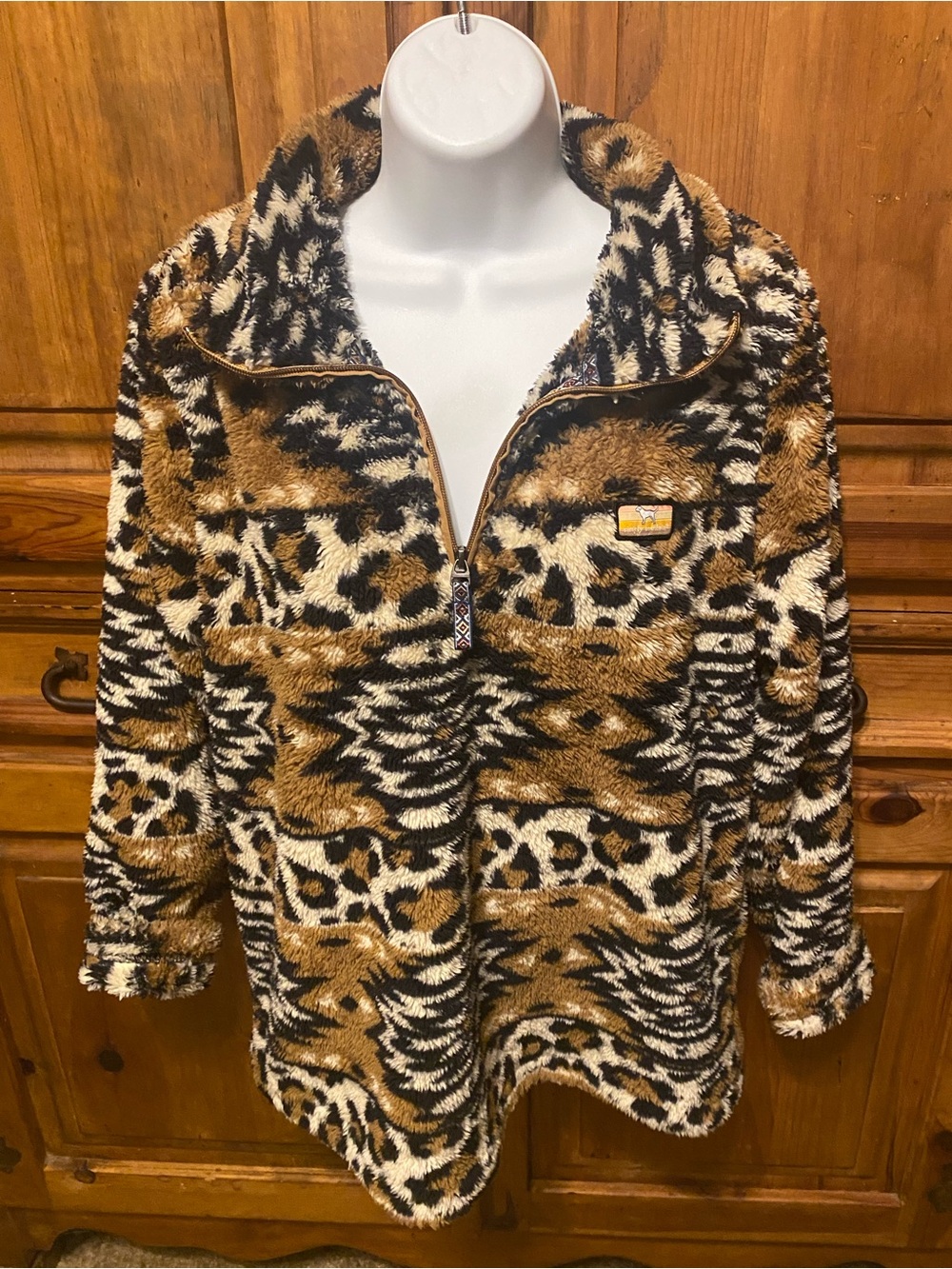 Simply Southern Collection Aztec Leopard
Sherpa Quarter-Zip Pullover size medium